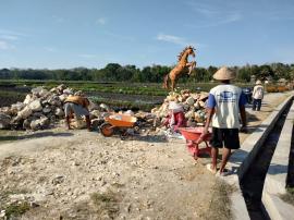 Pembangunan Jalan Usaha Tani Desa Pulutan